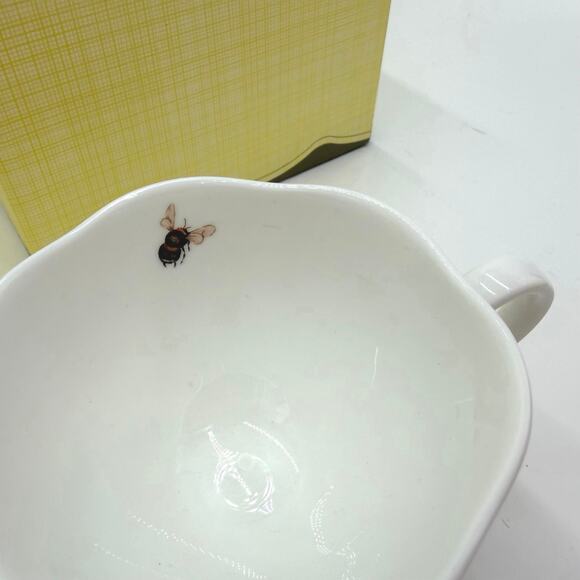 Lenox Butterfly Meadow Fritillary & Blue Butterfly Tea Cup & Saucer Set of 2 - Picture 11 of 16